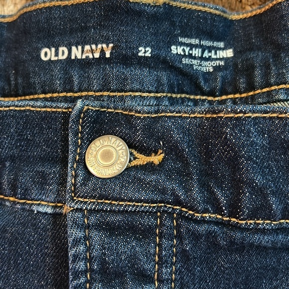 Old Navy Blue Jean Shorts Distressed Summer Style - Picture 2 of 5